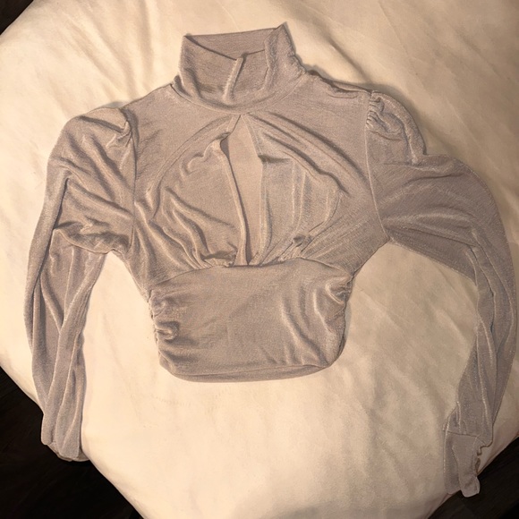 Cut out lantern sleeve crop top ! - Picture 7 of 7